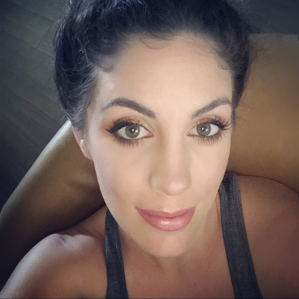 Meet your Posher, Cari